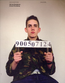 GRUNBERG, ARNON (TEKST); DENDEREN, AD VAN ( FOTO'S) - Occupation soldier