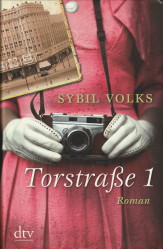 VOLKS, SYBIL - Torstrae 1. Roman